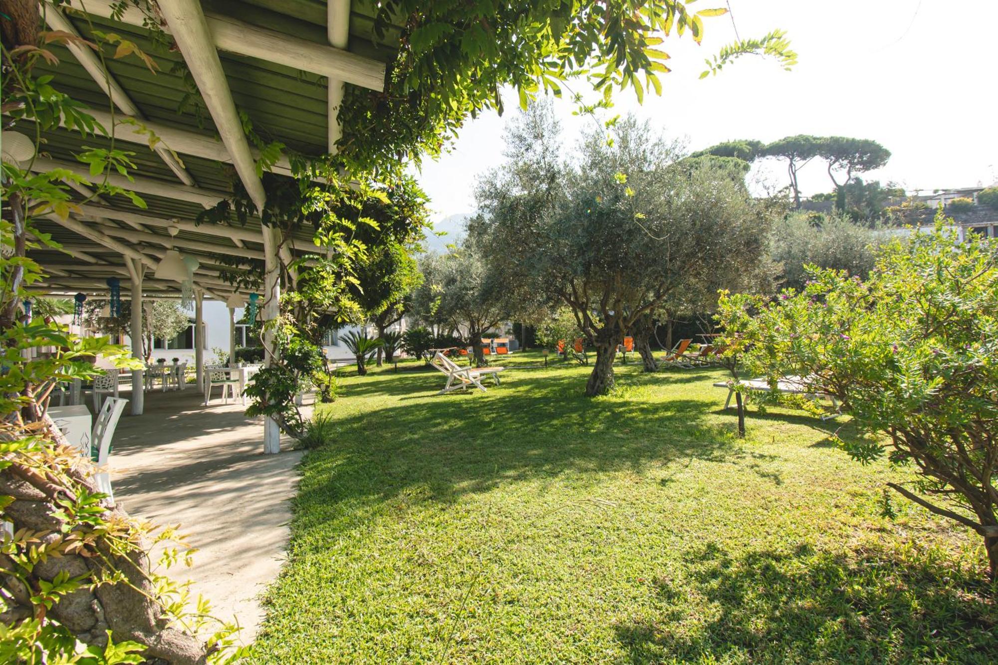Victoria Park Resort Иския Екстериор снимка