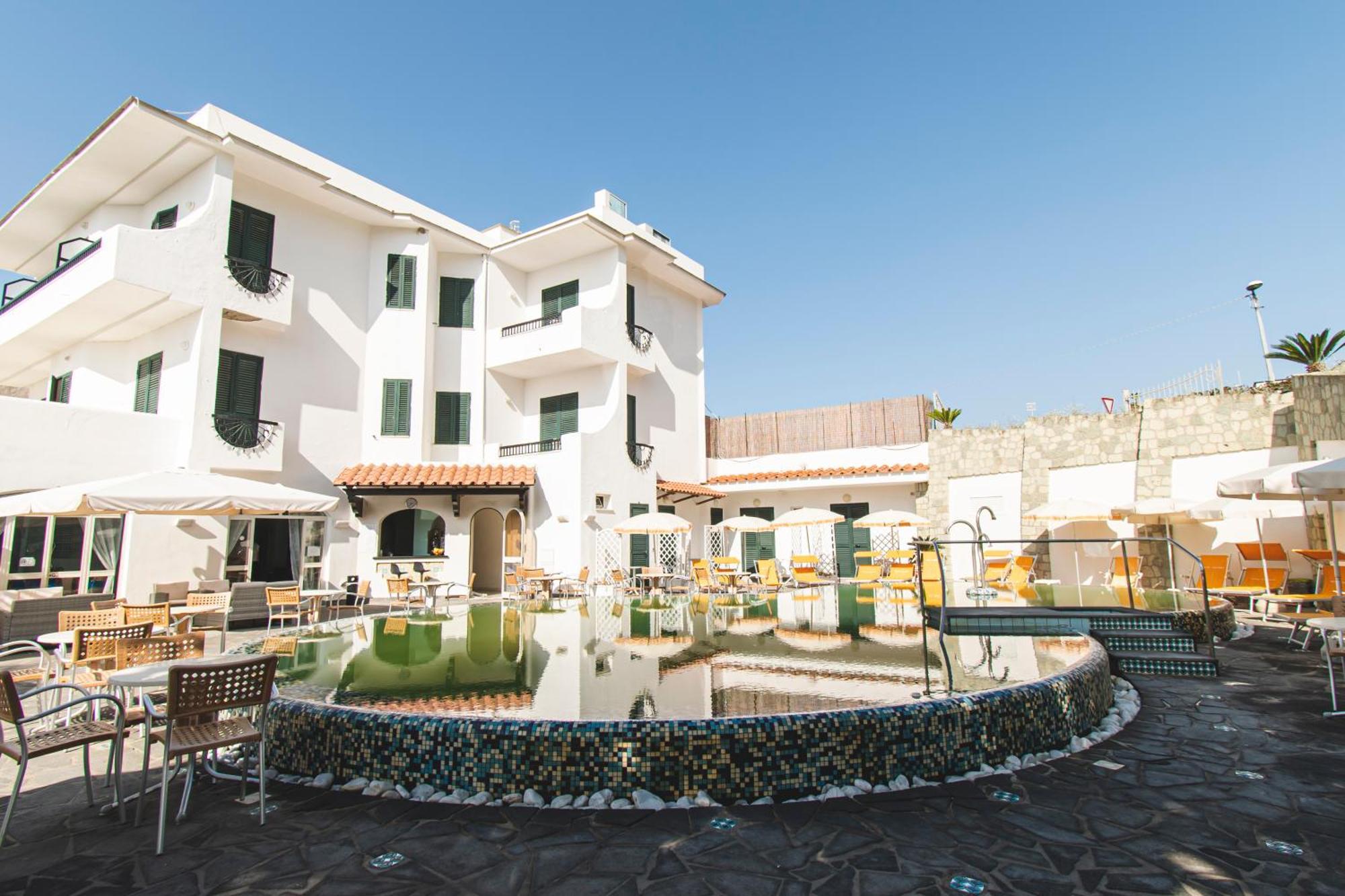 Victoria Park Resort Иския Екстериор снимка