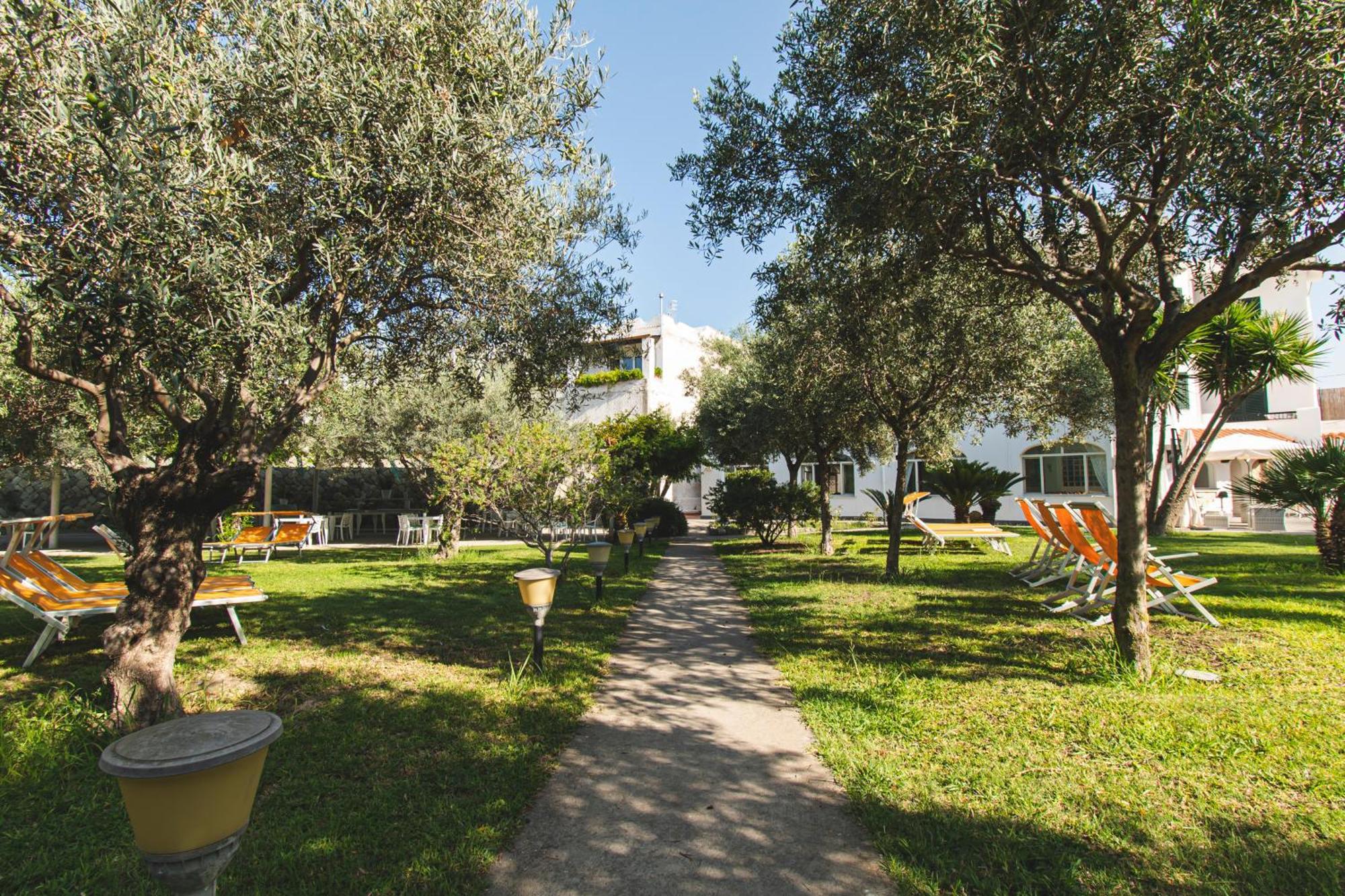 Victoria Park Resort Иския Екстериор снимка